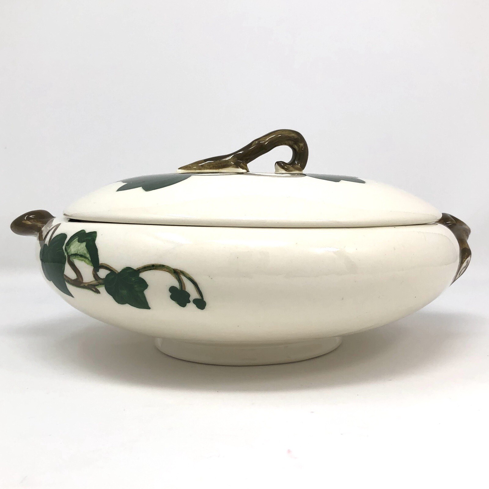 Vintage METLOX POPPYTRAIL CALIFORNIA IVY 11” Round Covered Casserole Dish LEAF