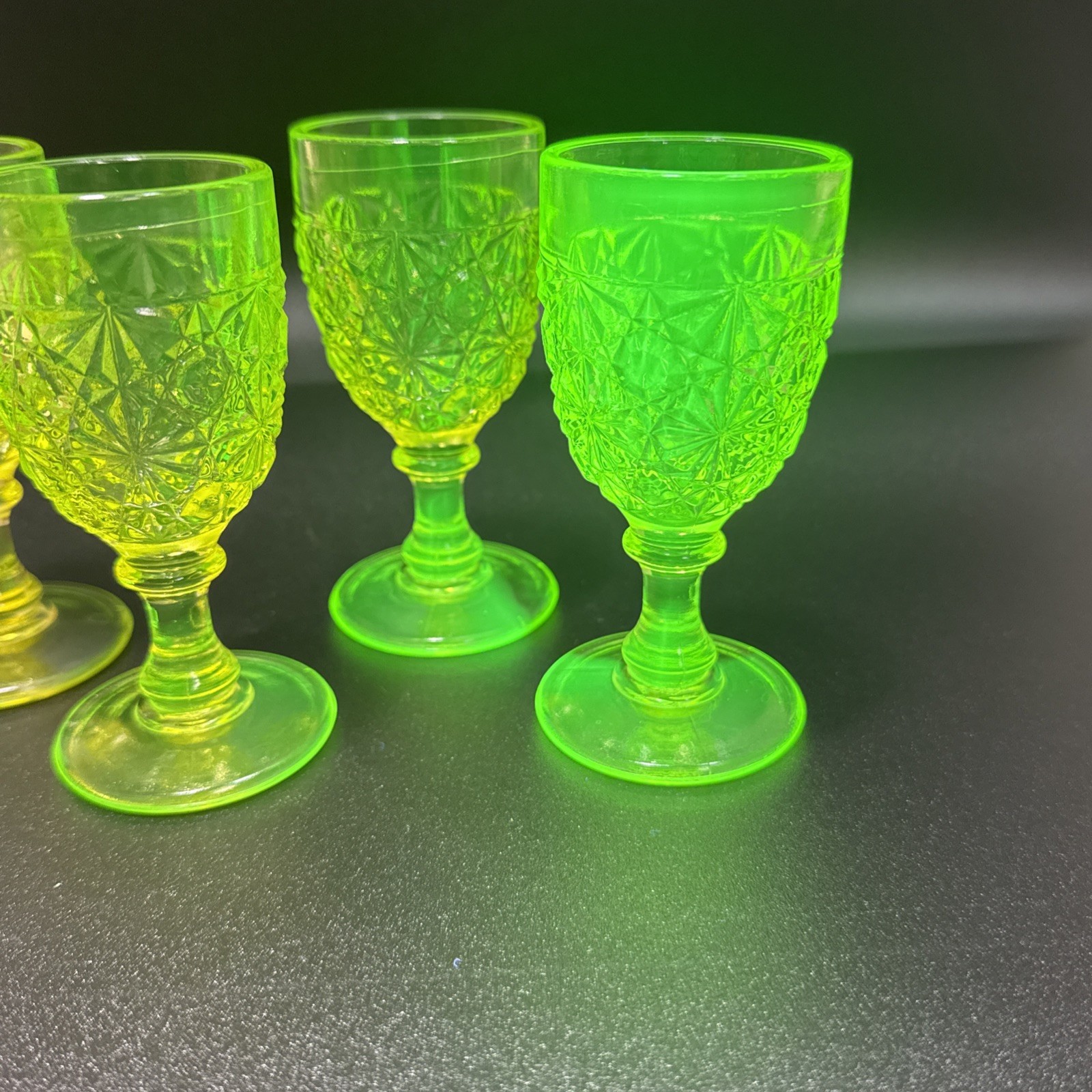 VTG 4” Uranium Vaseline Glass Goblet Daisy & Button Pattern UV Glow Lot Of 4