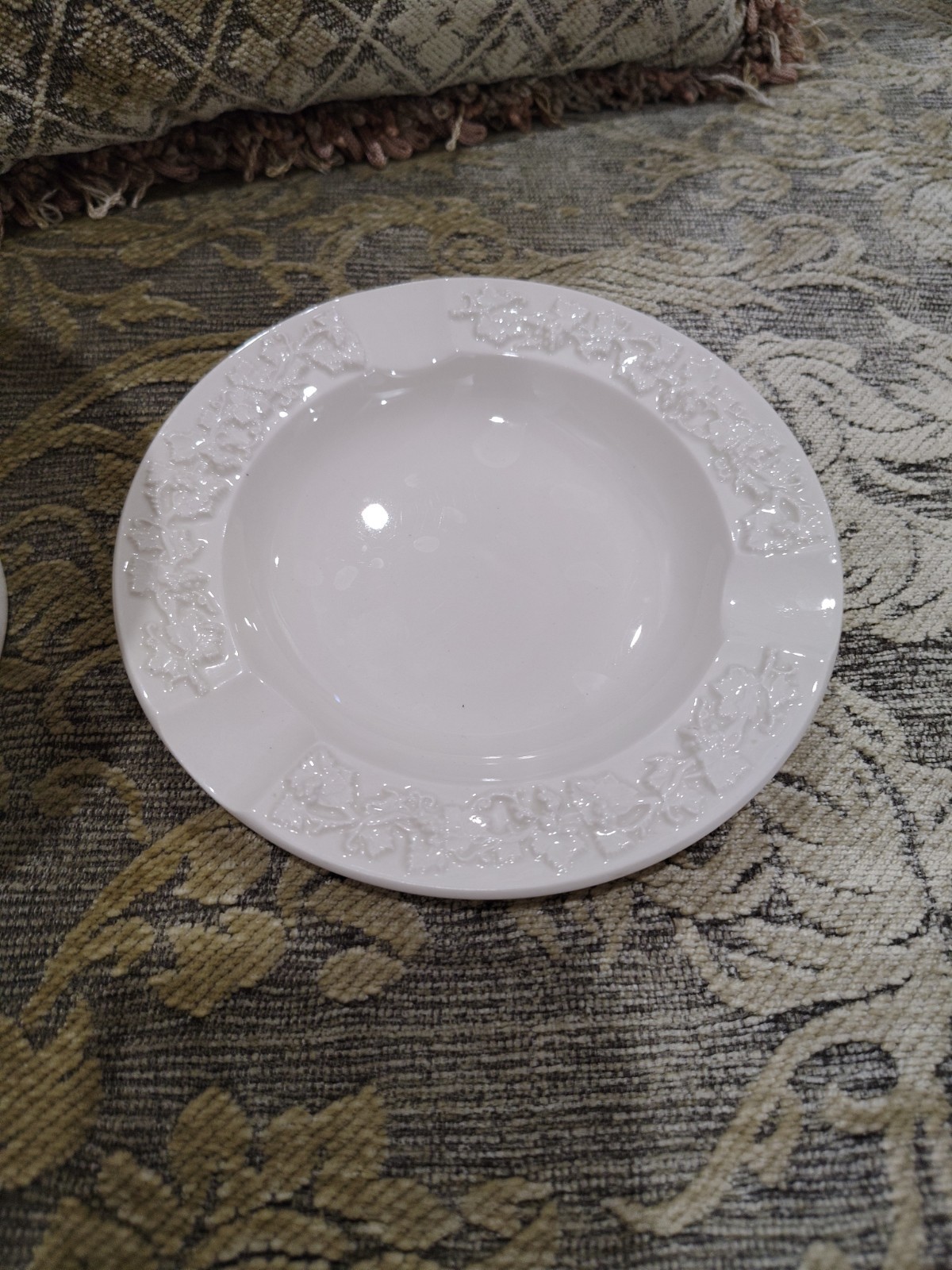 2 VTG Wedgwood Of Etruria Barlaston Queens Pedestal Compote Grapevine + Ashtray
