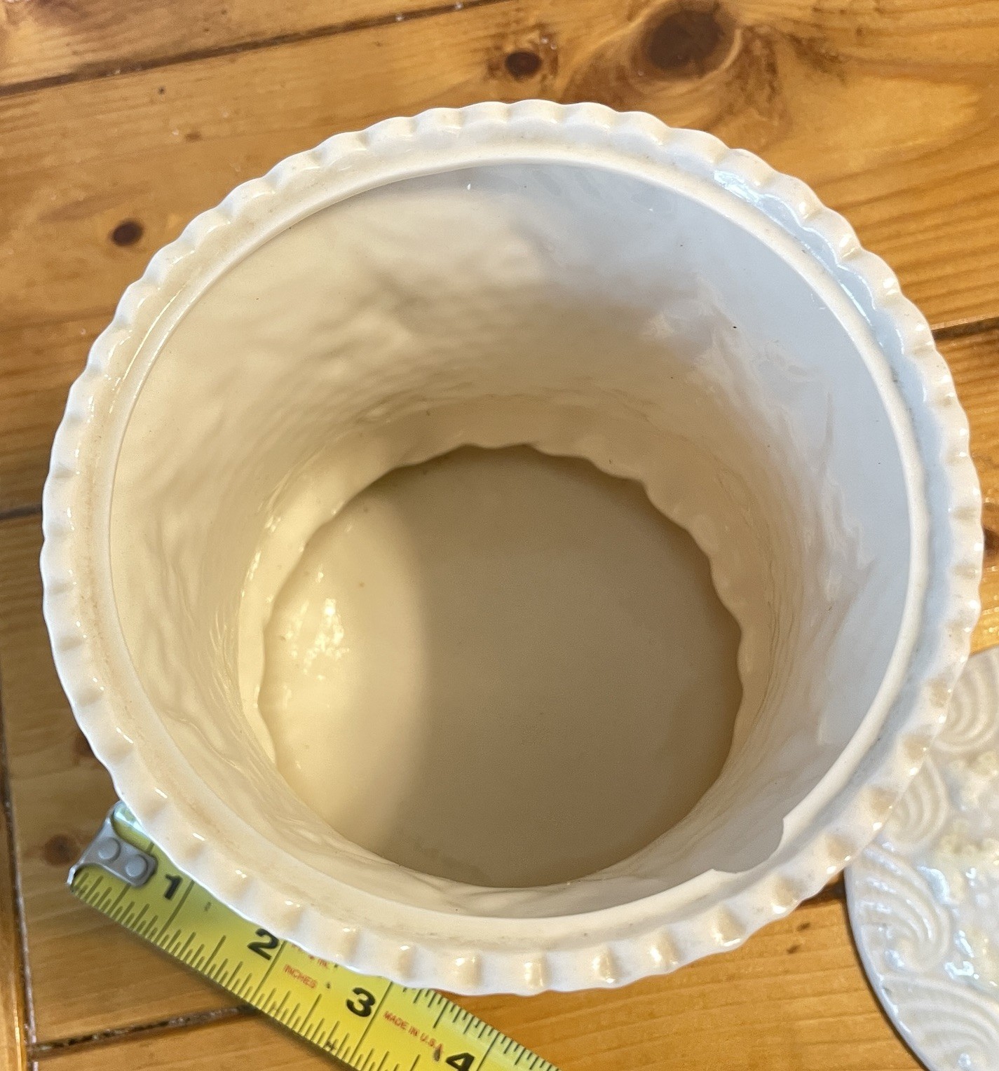 Vintage Belleek Pottery Ireland Shell Coral Biscuit Jar READ