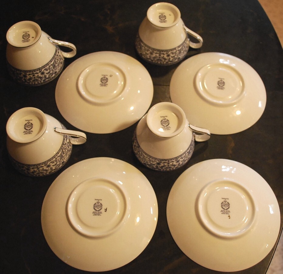Set 4 MINTON Bone China INFANTA S744 Footed Cups & Saucers ENGLAND Blue & White