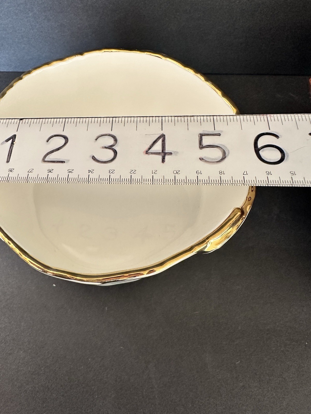 Bowl Piccole Ore Luxury Elegant Asymmetrical Kintsugi Style Design 6” Gold Trim