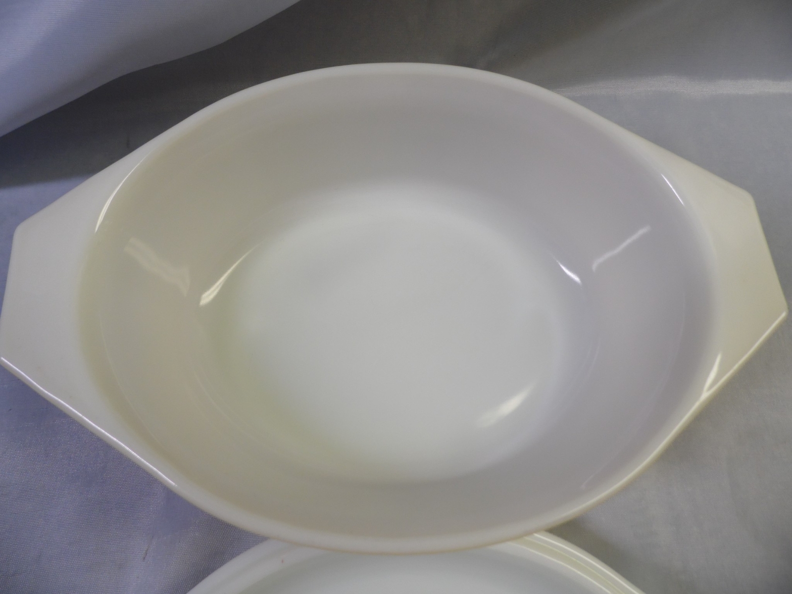 VINTAGE PYREX GOLD BUTTERFLY 1 1/2 QUART OVAL CASSEROLE w/ ORIGINAL LID #043!