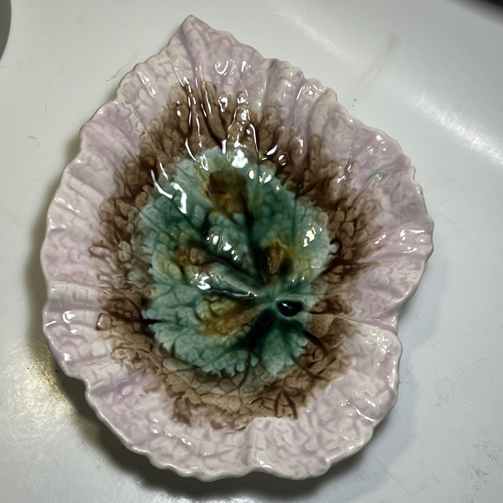 Antique 1880 Majolica Pottery Etruscan Begonia Leaf Dish Griffin Smith Hill Pink