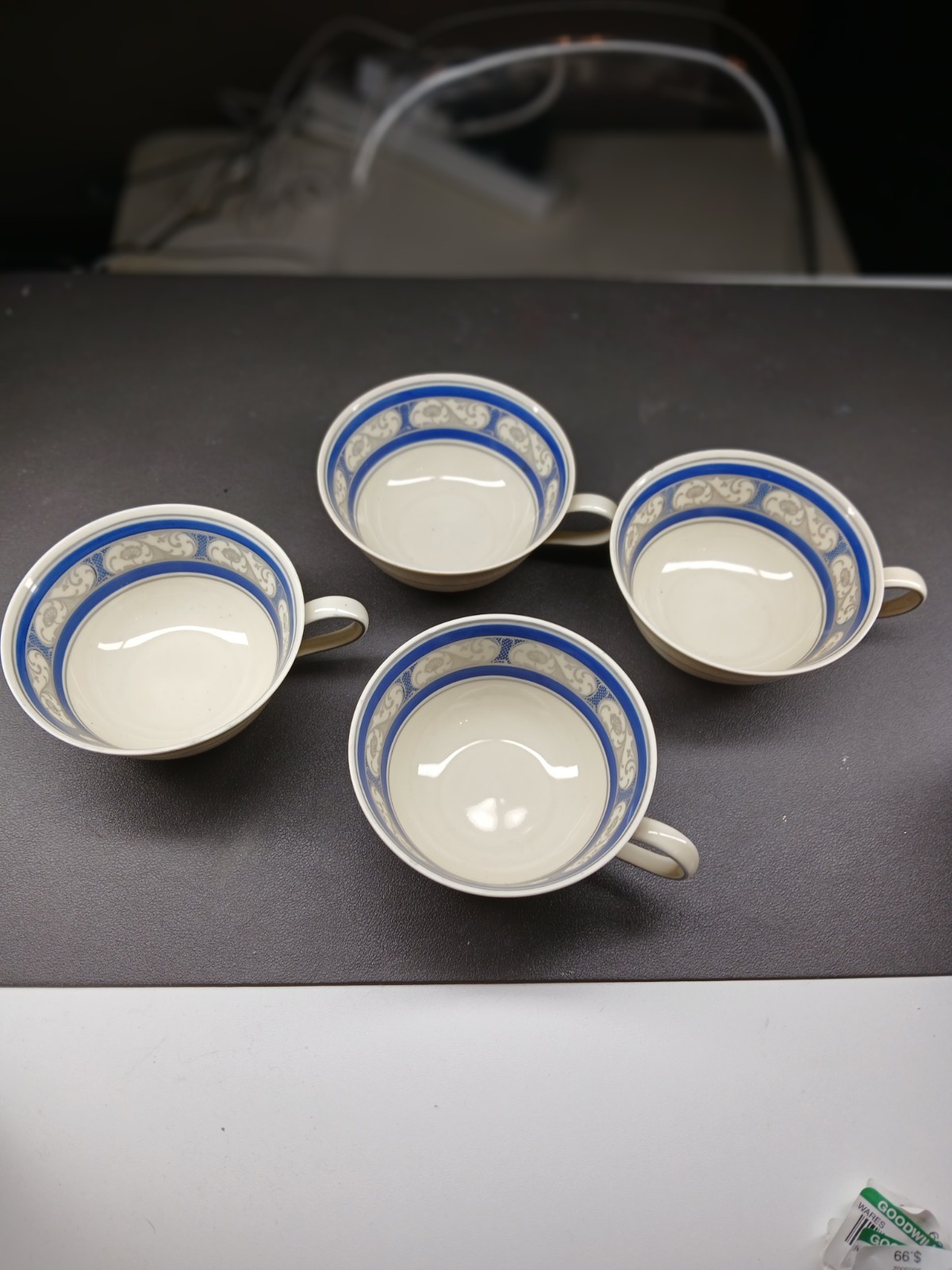 Set of 4 Cups Four-Piece Set, Blue & White Color