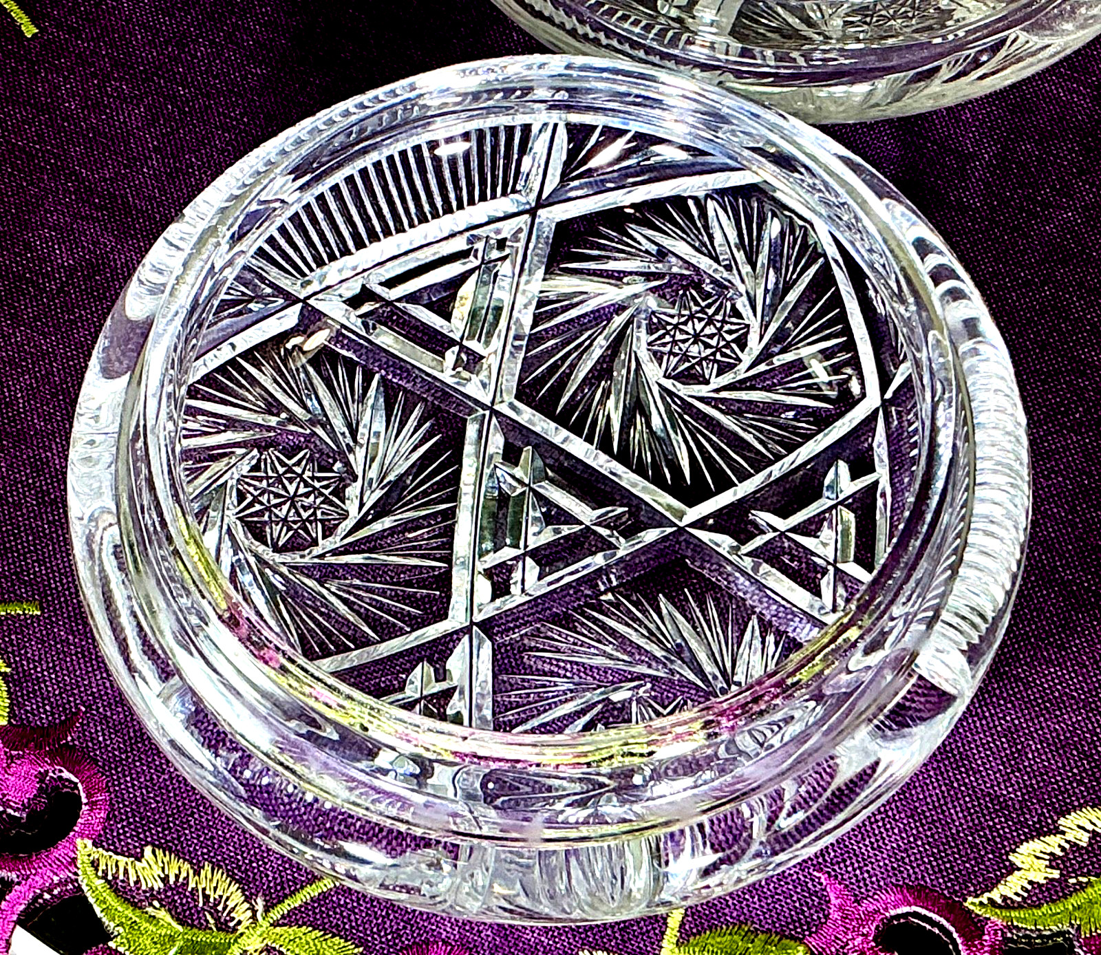 American Brilliant Cut Glass Crystal Large Covered Vanity Dresser Box & Lid.