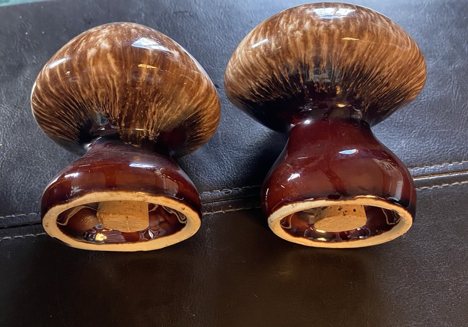 VTG HULL USA SALT & PEPPER SHAKER POTTERY BROWN DRIP GLAZE MUSHROOM MCM CERAMIC