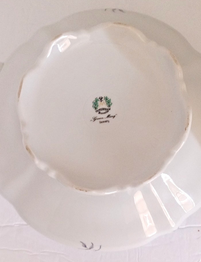 Mitterteich Bavaria Germany Green Ming Covered Vegetable Serving Bowl With Lid