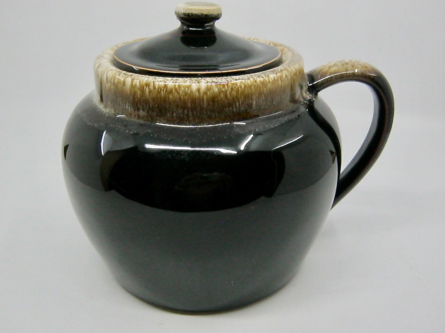 Bean Pot / Crock With Lid Brown Drip Stoneware One Handle 2 Quart 6.5″ Tall