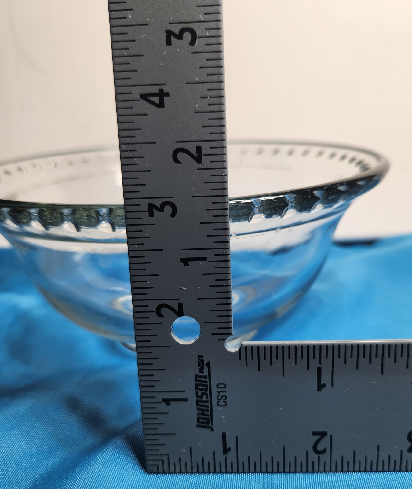 Anchor Hocking Isabella pattern clear glass bowls (2) 6.5in