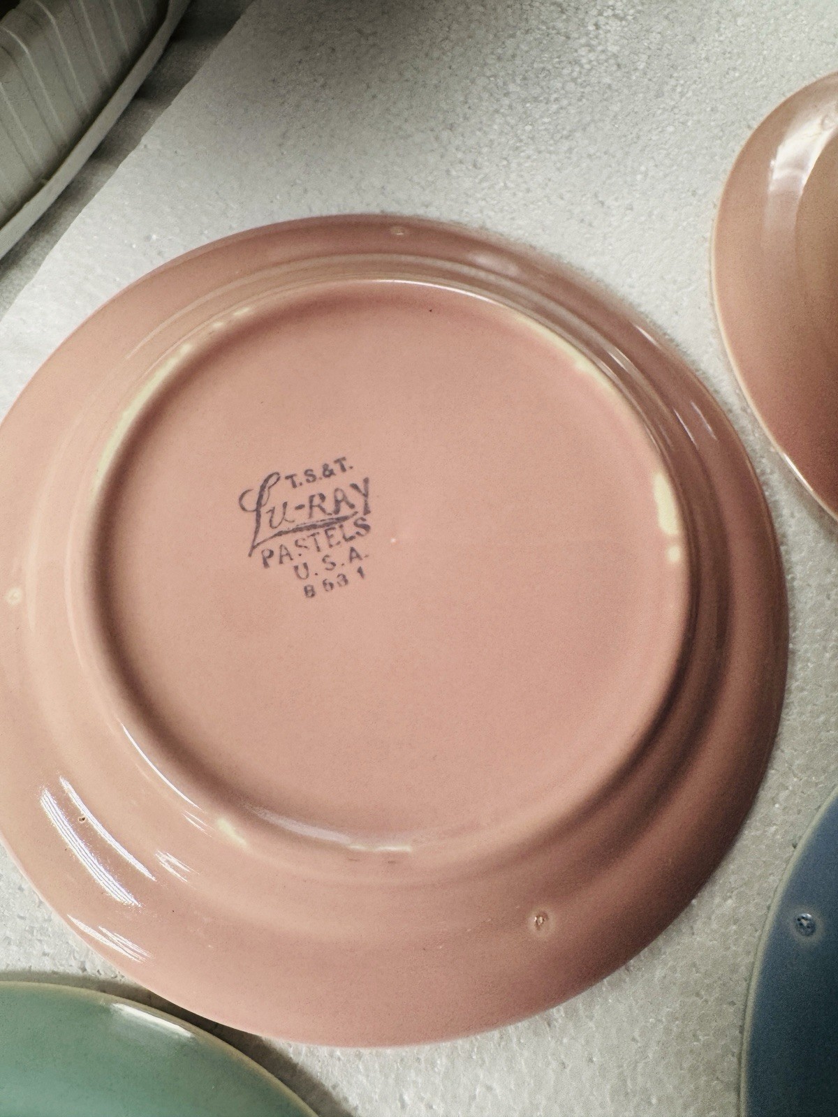 Lu Ray Pastels USA Dessert Ceramic Plates Ca 1940 Lot Of 6 – 6.25 In