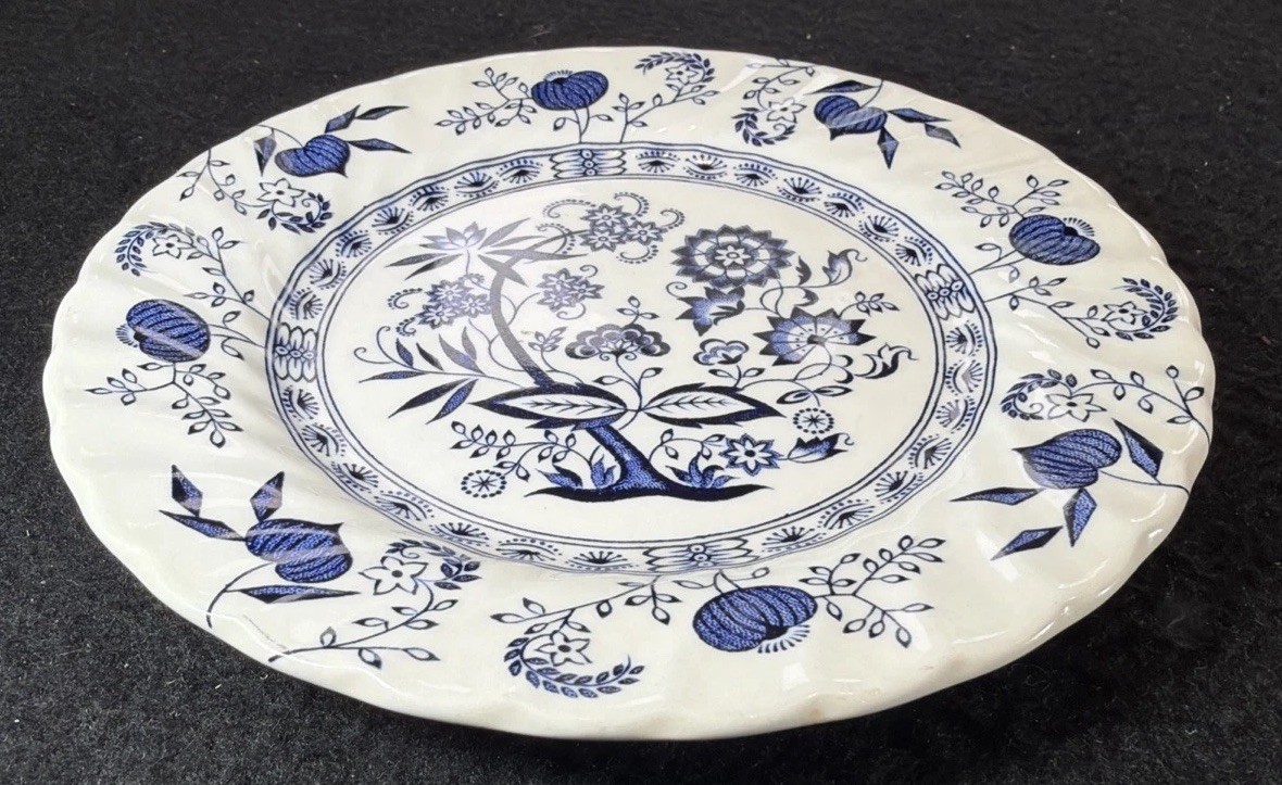 “Blue Nordic”Hand Engraved Johnson Bros. Ironstone England Plate 6.25 In EUC VTG