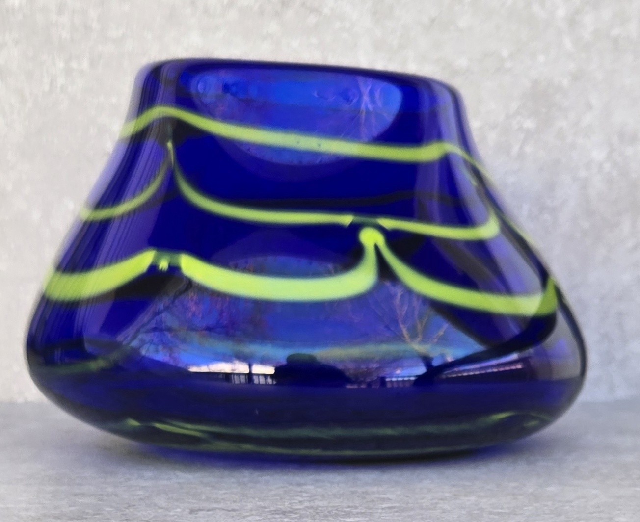 Vtg Cobalt Blue Yellow Pulled Feather Studio Blown Art Glass Biomorphic Vase