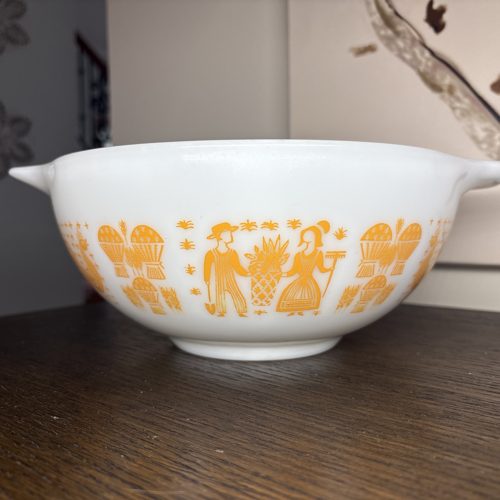 Vintage 1965 Pyrex 443 Pumpkin Orange Butterprint Amish Cinderella Bowl 2.5 QT