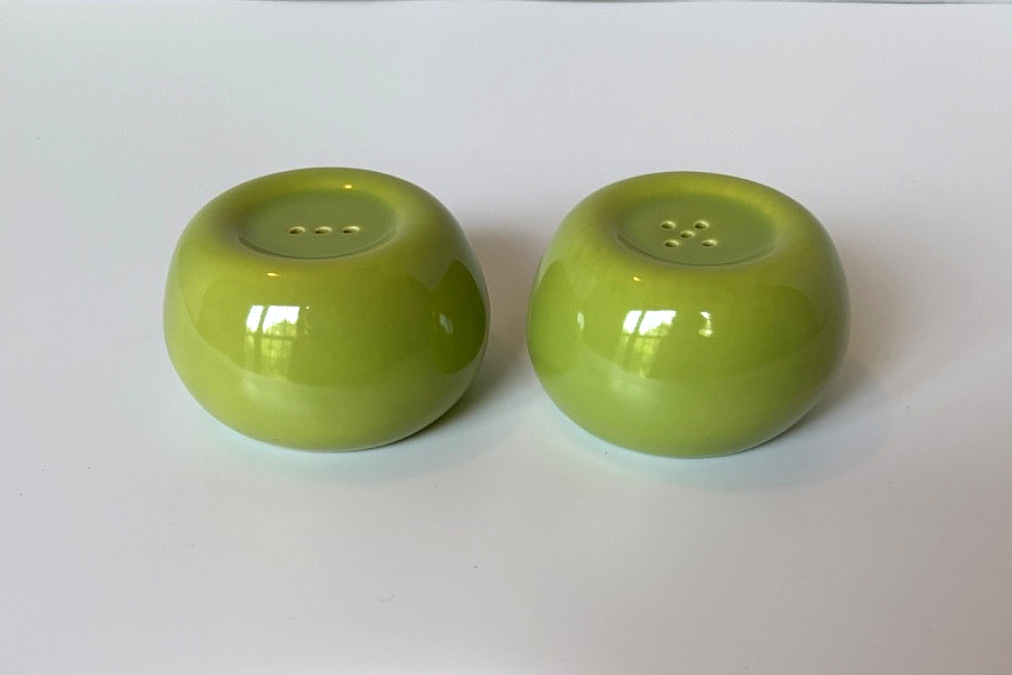 MCM Hollydale MALIBU MODERN Salt & Pepper Shakers California Pottery NO STOPPERS