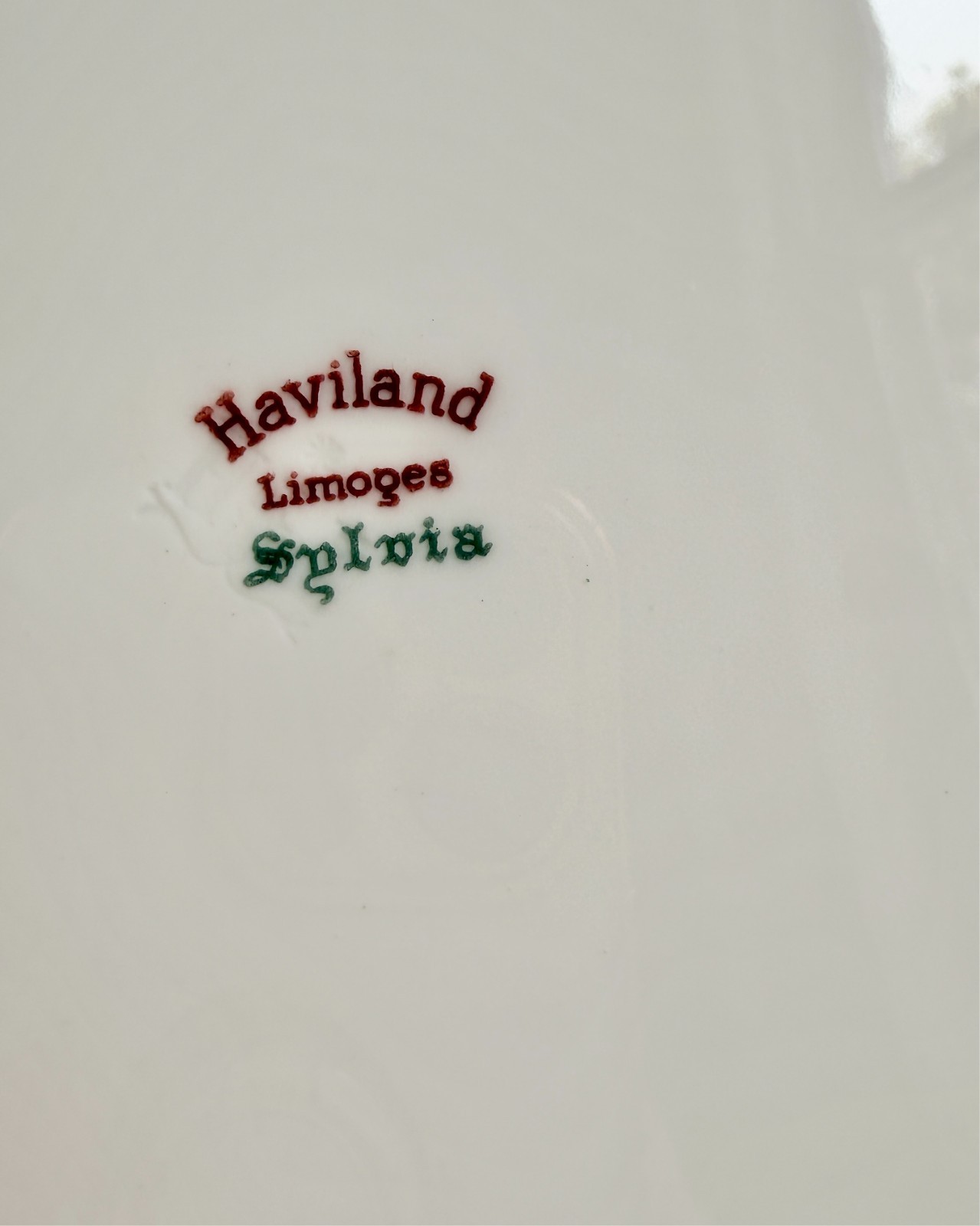 Haviland Sylvia White Louis XIV 10.25″ Dinner Plate French Limoges 1946-1962