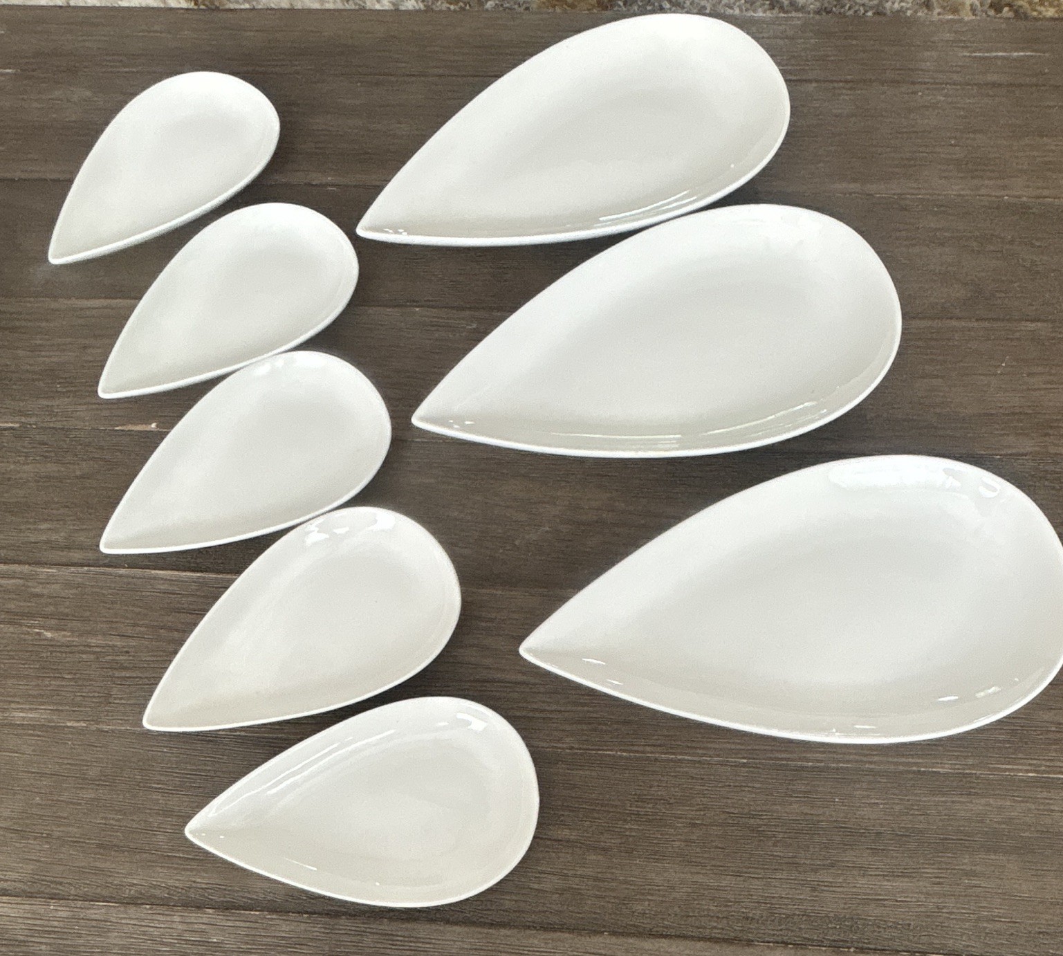 8pc White Teardrop Ceramic Plate Set Solid Glossy Finish Stackable