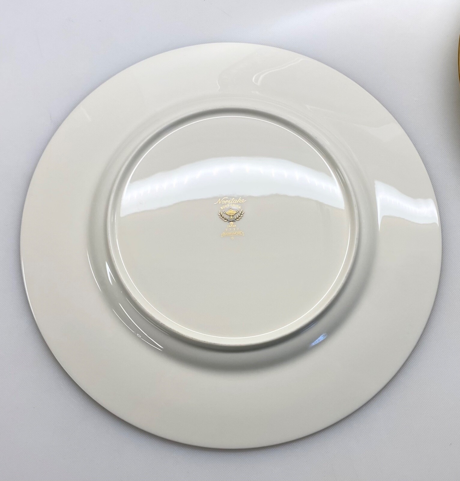 ELEGANT DINING ~ NORITAKE BARRYMORE ~ (4) 10 1/2″ DINNER PLATES ALL EX COND !