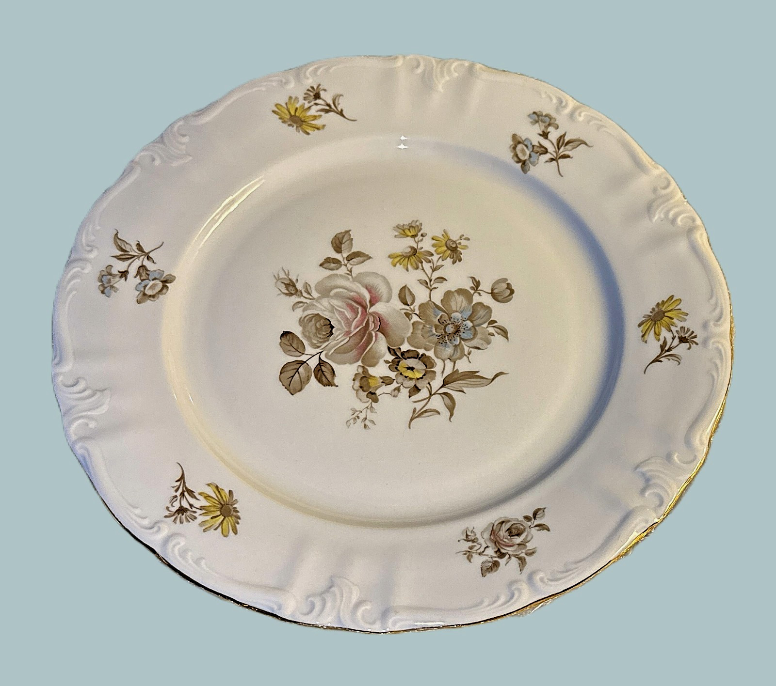 Winterling Bavaria Germany Empress Maria Dinner Plates w/Gold Trim – Set of 4