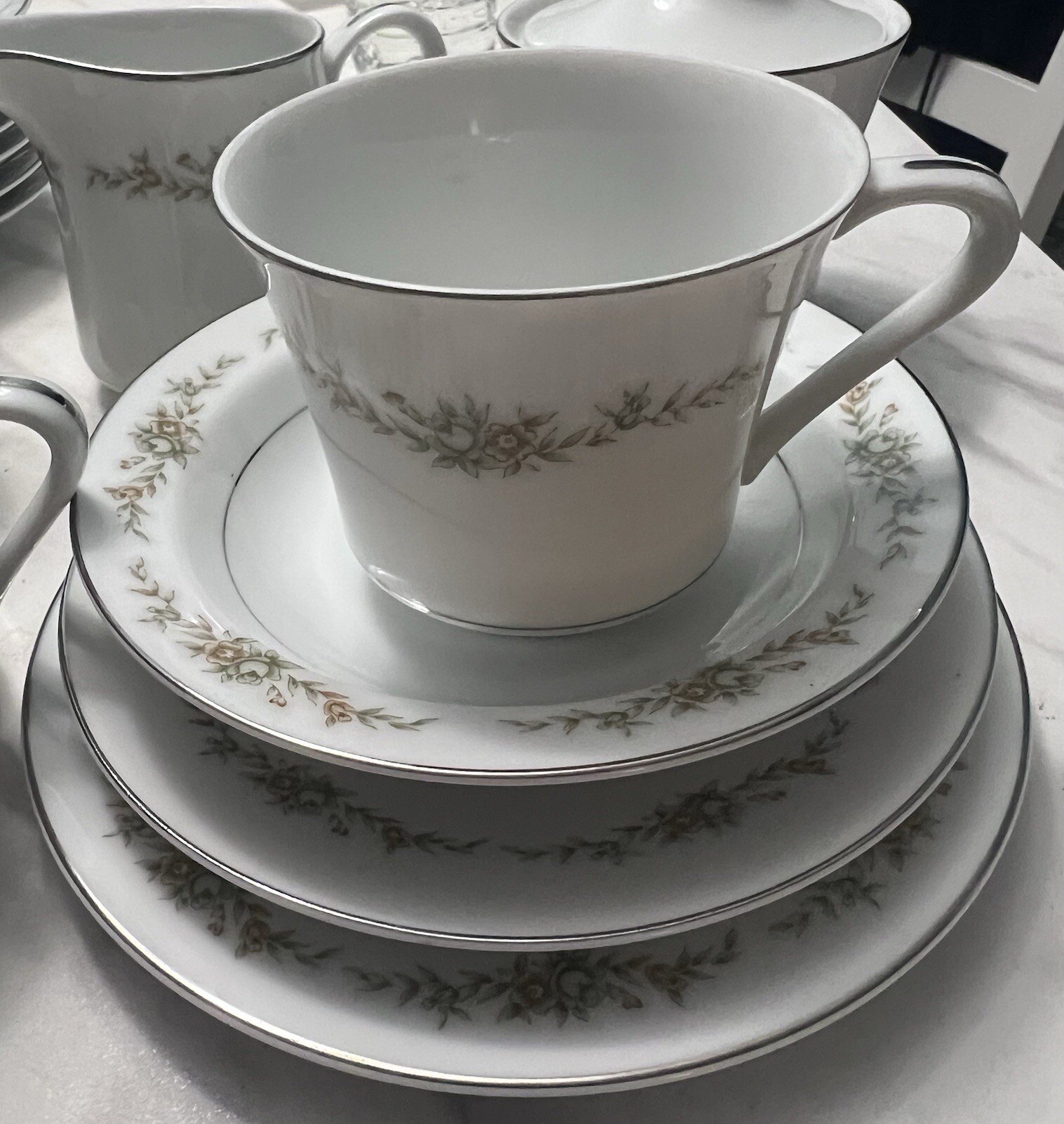 Vintage 32 -Piece,FOUR CROWN CHINA Set westchester 368