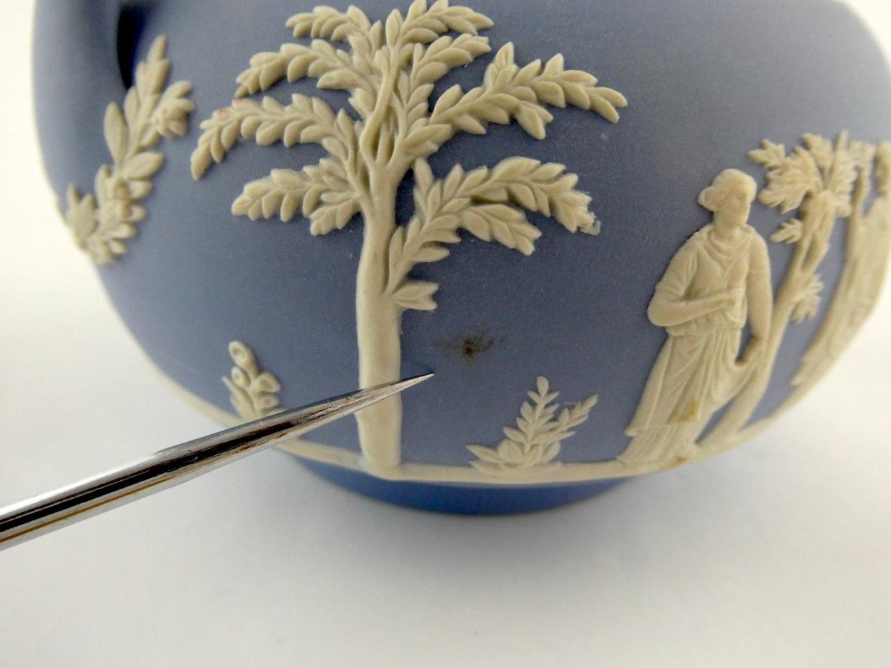 Wedgwood Cream on Lavender Lidded Sugar Bowl with No Inner Glaze GOOD CONDITION
