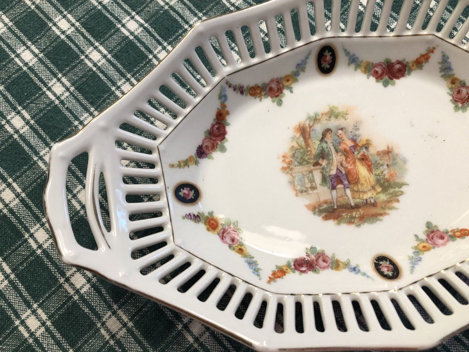 VINTAGE LATTICE EDGE DISH VICTORIAN COUPLE IN THE MIDDLE GERMANY