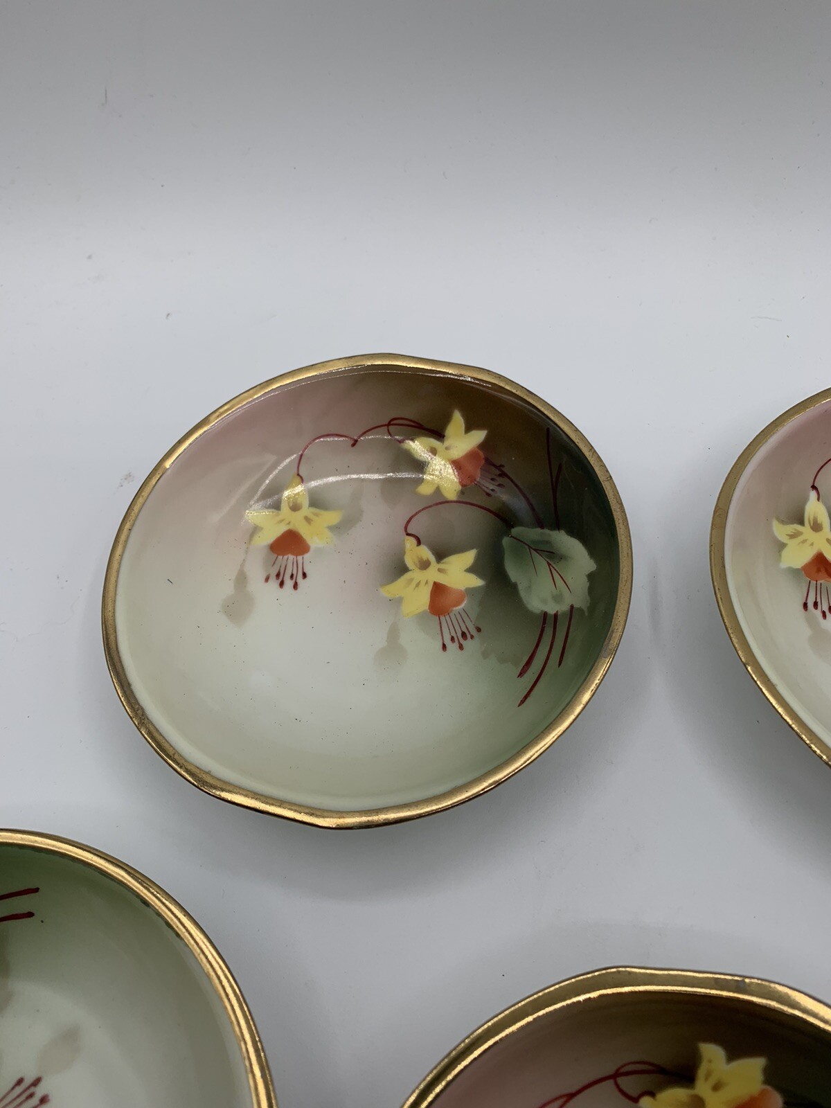 5 RS Germany Bleeding Heart Berry Dessert Bowls 5 1/8″
