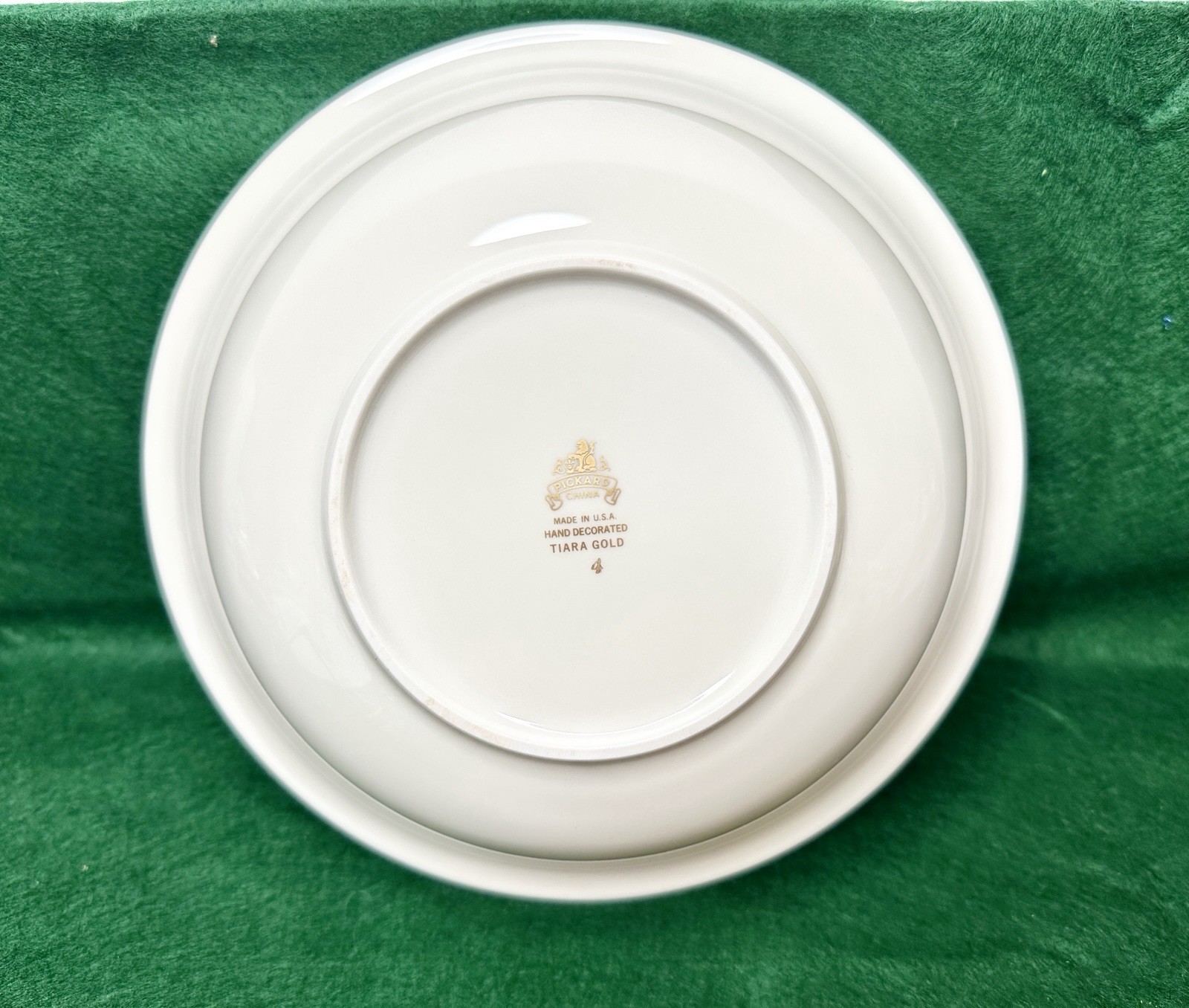 Pickard China TIARA GOLD 9in Round Vegetable Bowl Cream & Gold NWOL