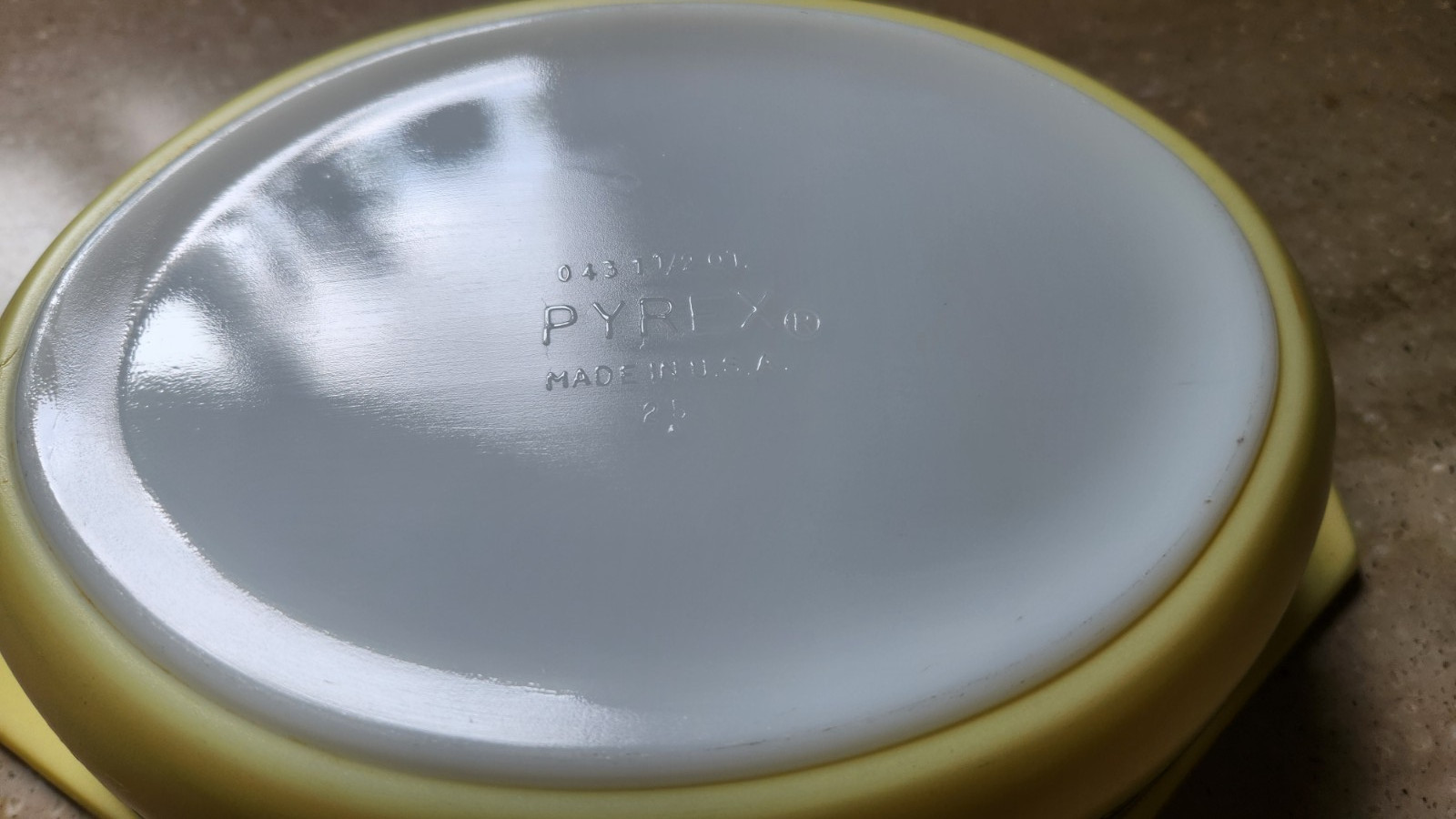 PYREX Mod Kitchen Oval Casserole Dish – 1.5 Qt – Promo, 1958