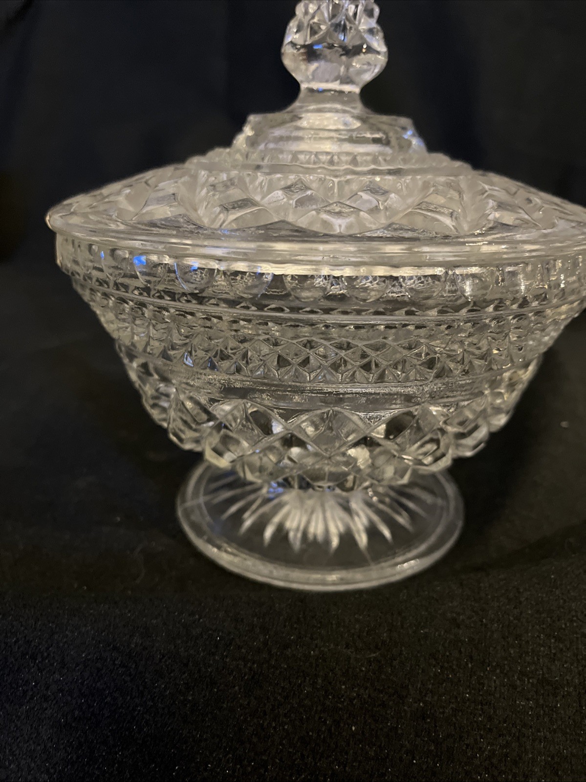 Anchor Hocking Wexford Covered Candy Dish Pedestal Crystal Glass w Lid 7.5 In
