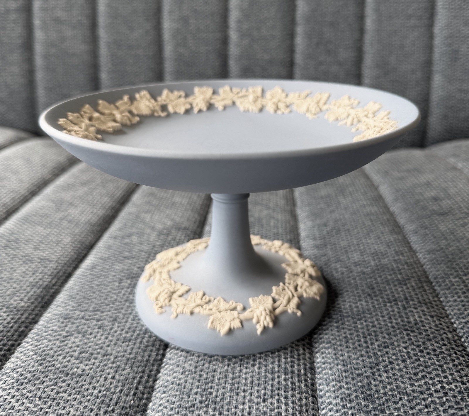 Vintage Wedgwood Jasperware Pedestal Cake Platter Grape Vine England 70s