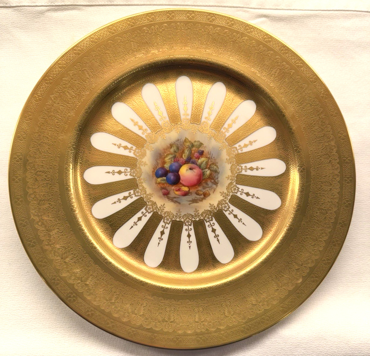 Vintage Aynsley Orchard Gold Bone China Dinner Plate Gold Encrusted 10.25″