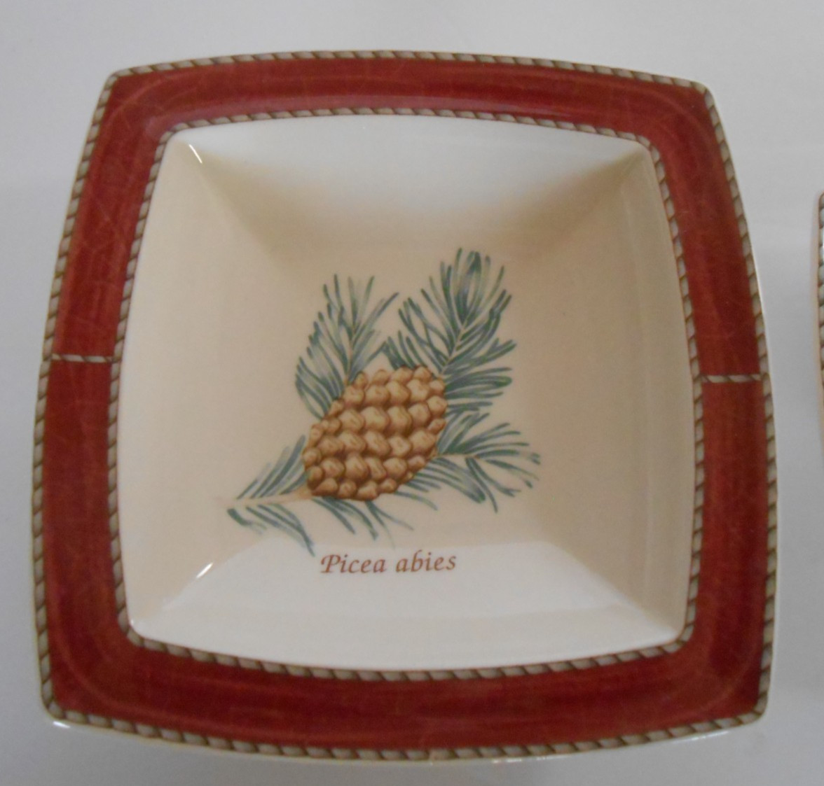 1997 Wedgwood Sarah’s Garden PineCone 6″ Candy Dish & 4″ Candy Dish Queen’s Ware