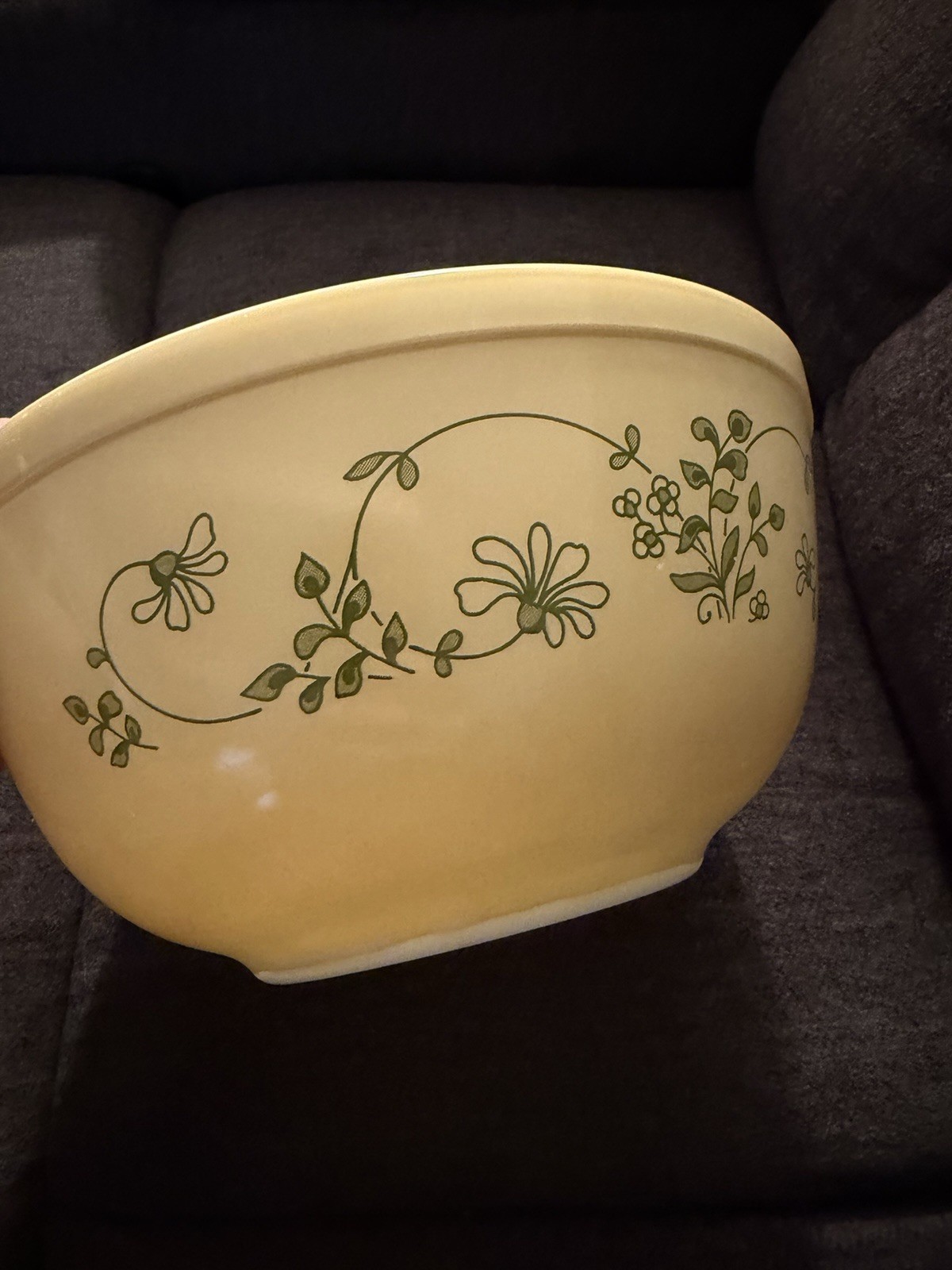 Pyrex 403 Shenandoah Vintage Mixing Bowl 2.5 Liter Yellow Green, Nesting