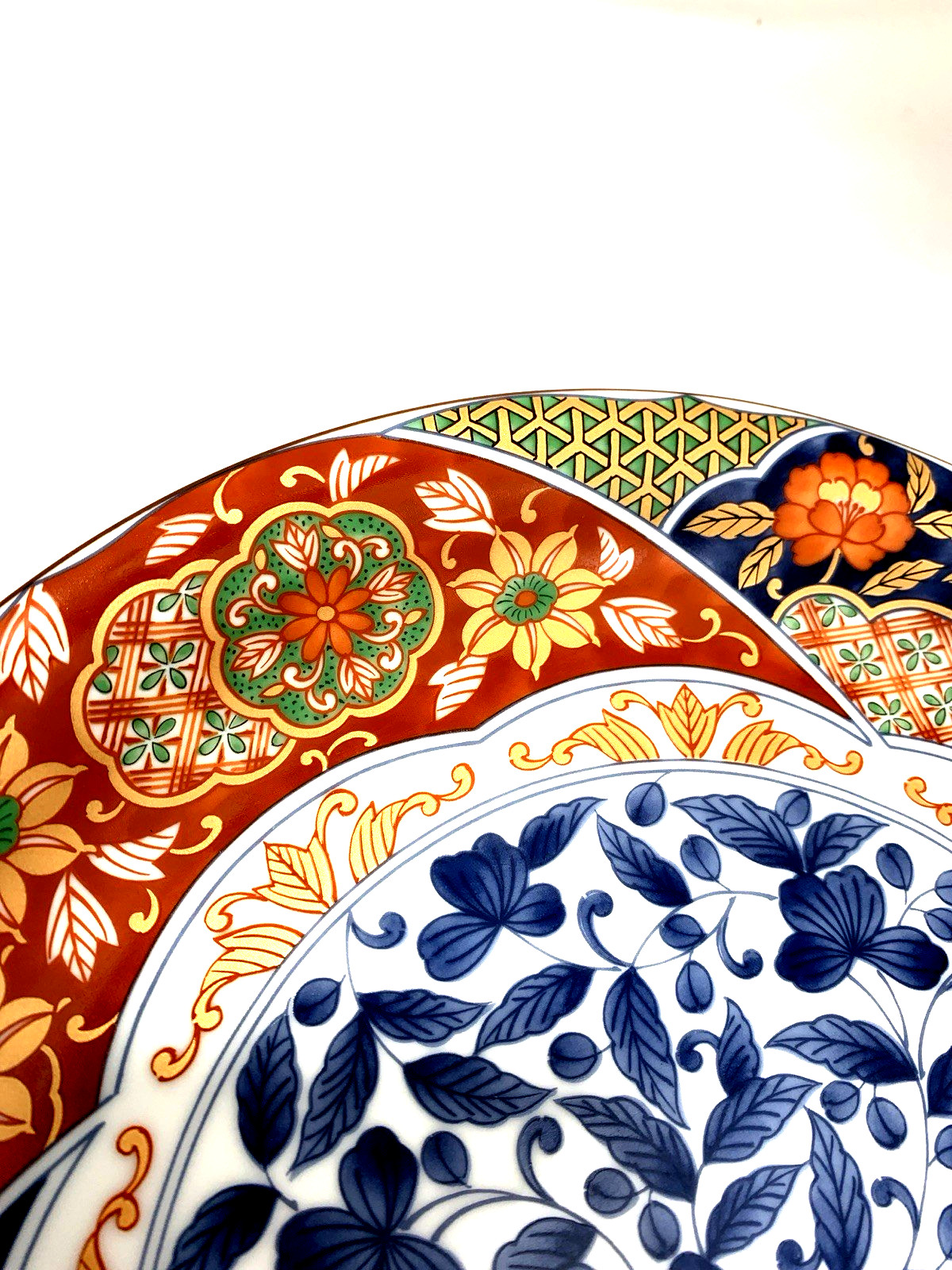 GUMPS KARAKUSA SET 4 DINNER PLATE 10.25″IMARI RUST BLUE GREEN FLORAL SMOOTH EDGE
