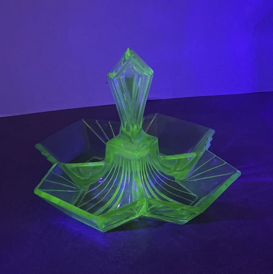Vintage Indiana Glass Pyramid Relish Tray 4 Sections Art Deco Depression Uranium