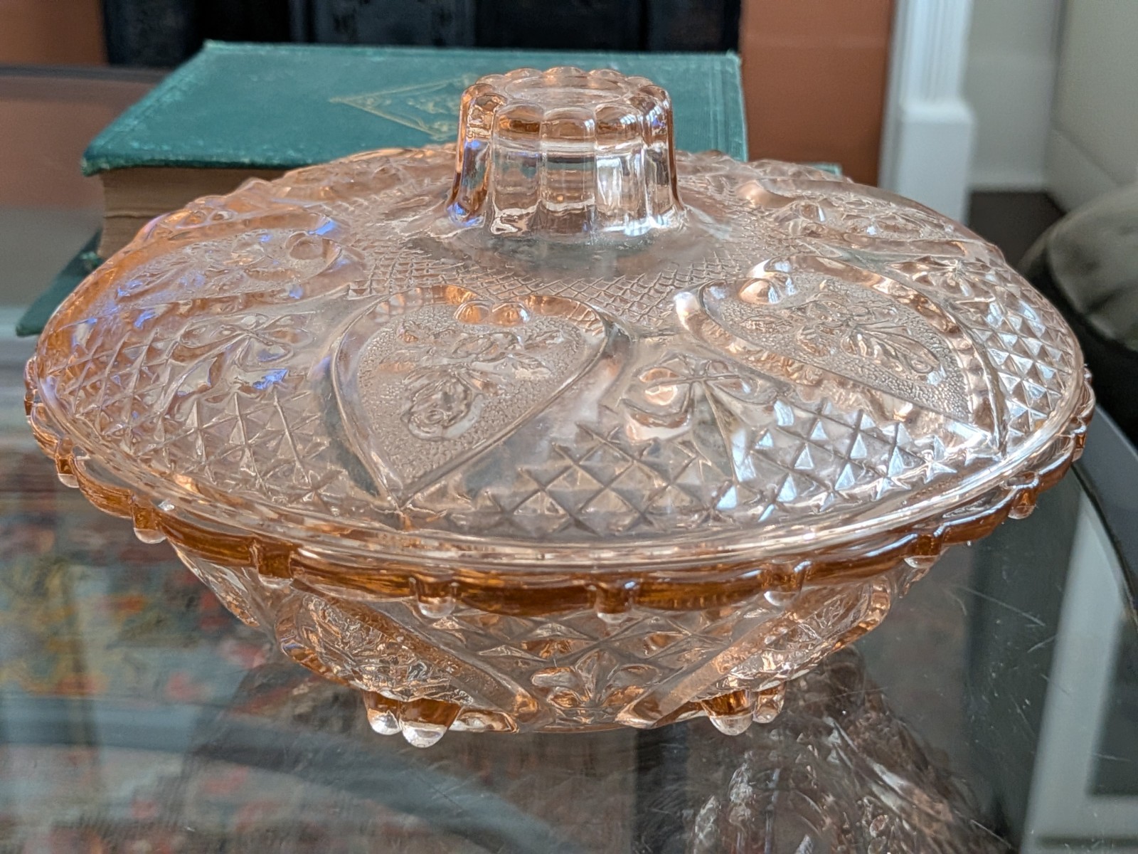Vtg Pink Heart Art Dainty Pressed Glass Candy Dish Kig Malaysia Covered Bowl