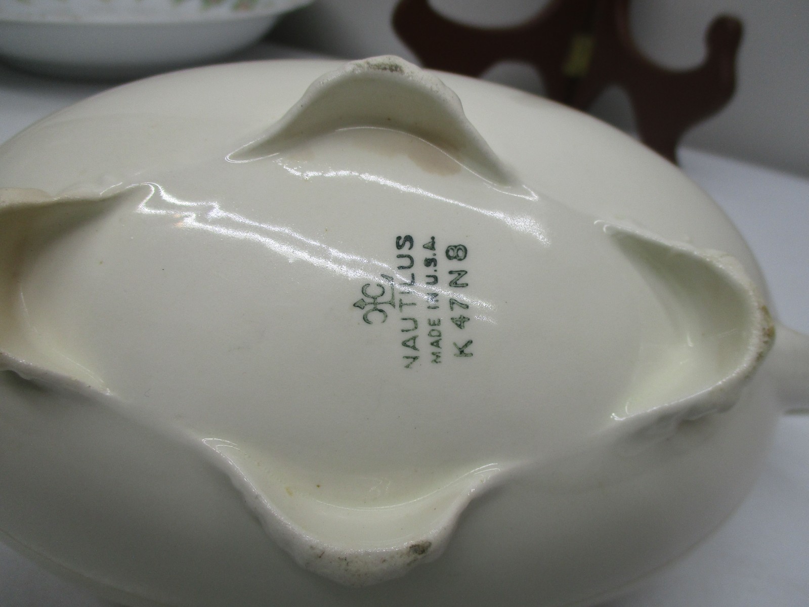 Vtg Mismatched China (4)BREAD/DESSERT Plates (4)SAUCERS-(2) VEG BOWLS-GRAVY BOAT