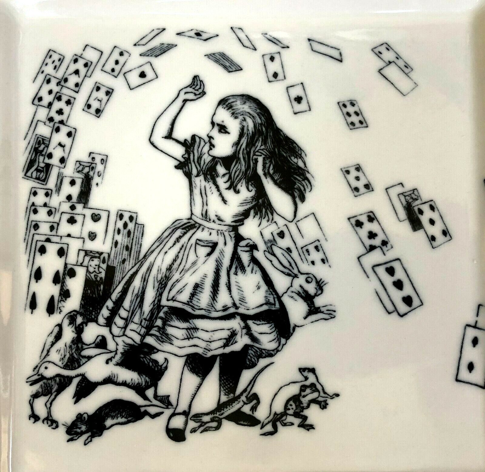 Fishes Eddy Alice in Wonderland Plate House of Playing Cards Art Serving Tray