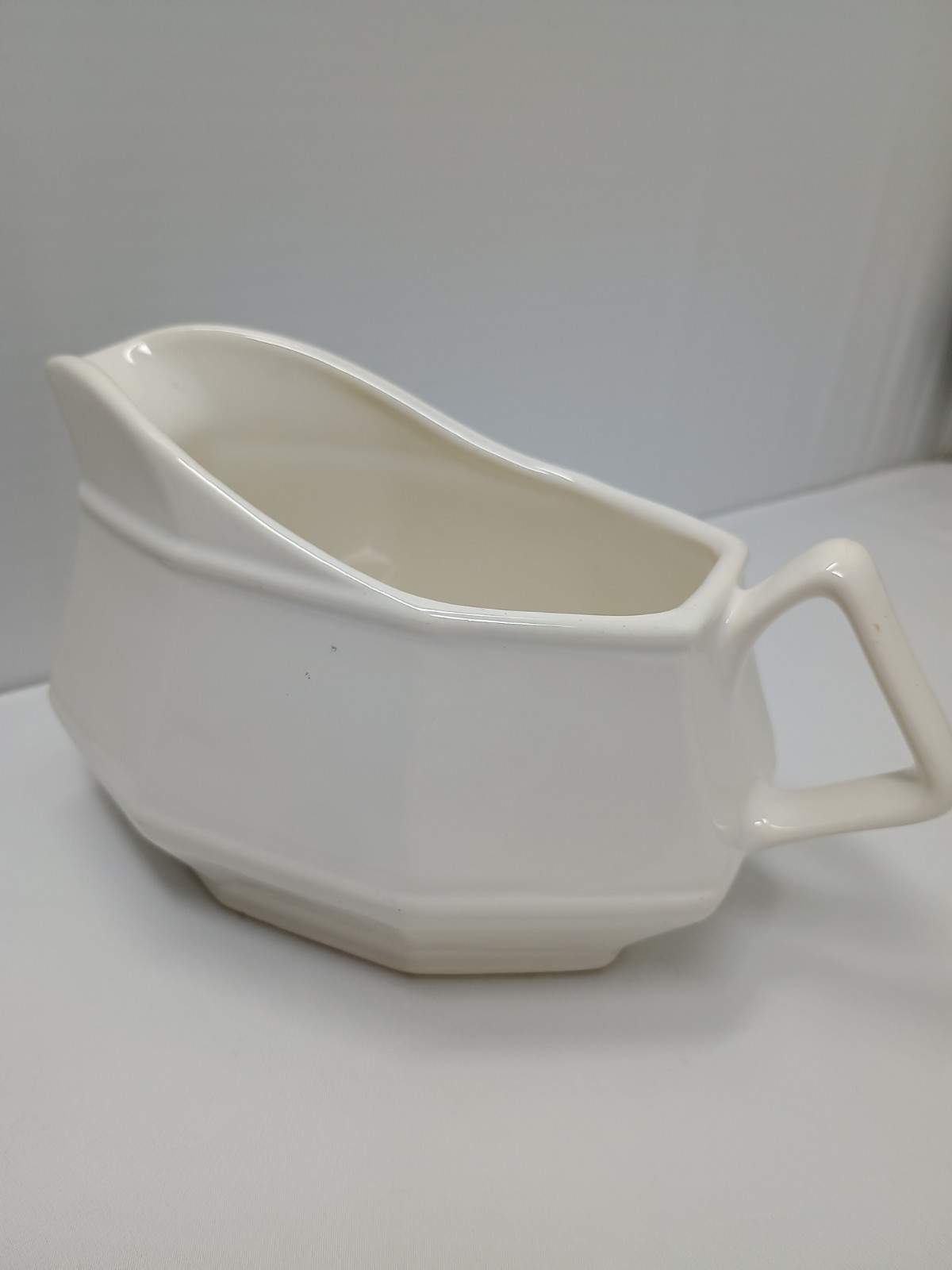 Vintage Homer Laughlin Colonial White Dover Gravy Boat Ivory White Ironstone