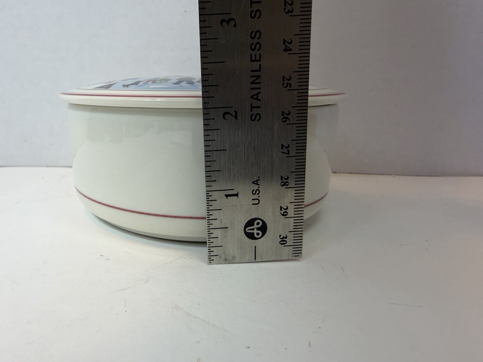 Villeroy & Boch NAIF CHRISTMAS Large Dish Box With Lid 5″ Trinket Candy Nuts