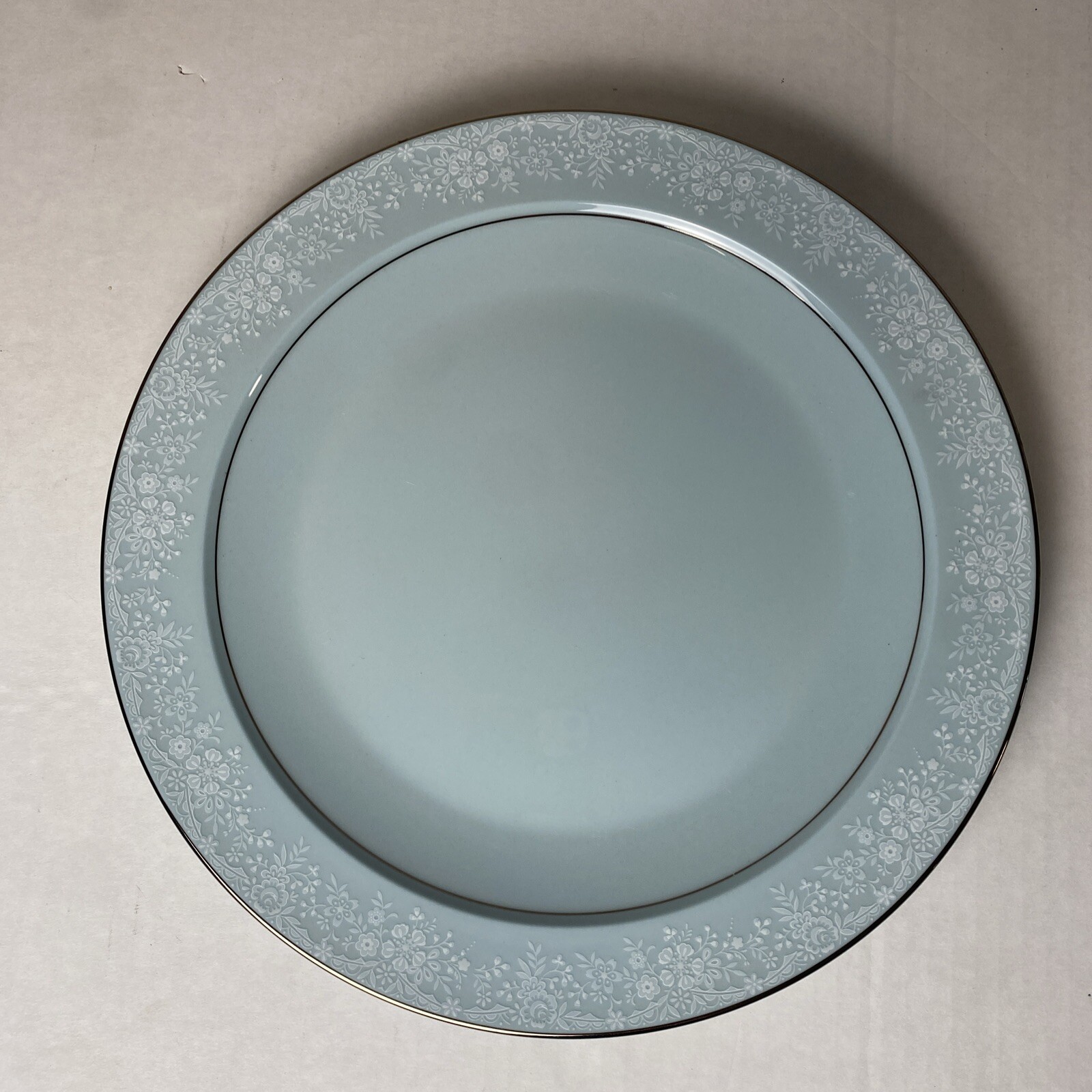 Noritake Fidelity Dinner Plate Baby Blue Floral Pattern With Gold Trim 10.5”