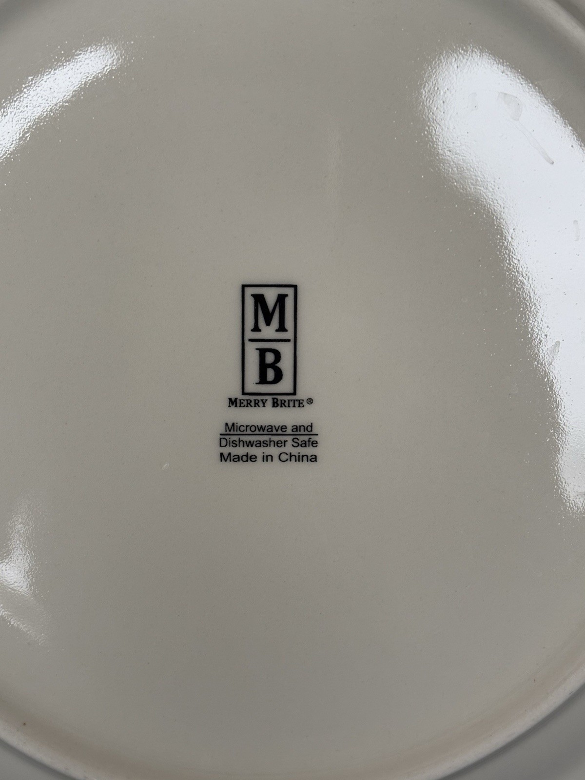 2 Holiday Home Merry Brite 10 1/2″ Dinner Plates With Trees & Holly