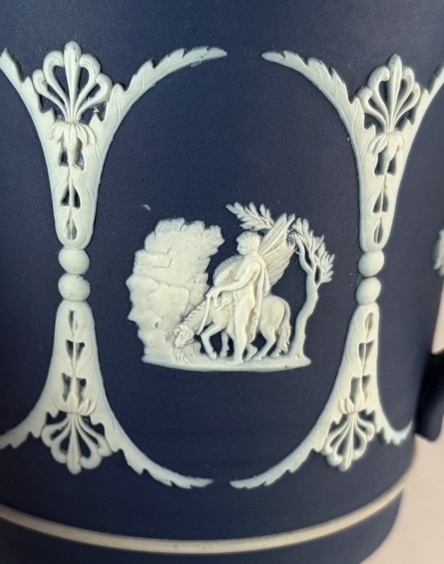 Antique 1903 Wedgwood Jasperware Dark Cobalt Blue Dip 3-Handled Loving Cup / Tyg