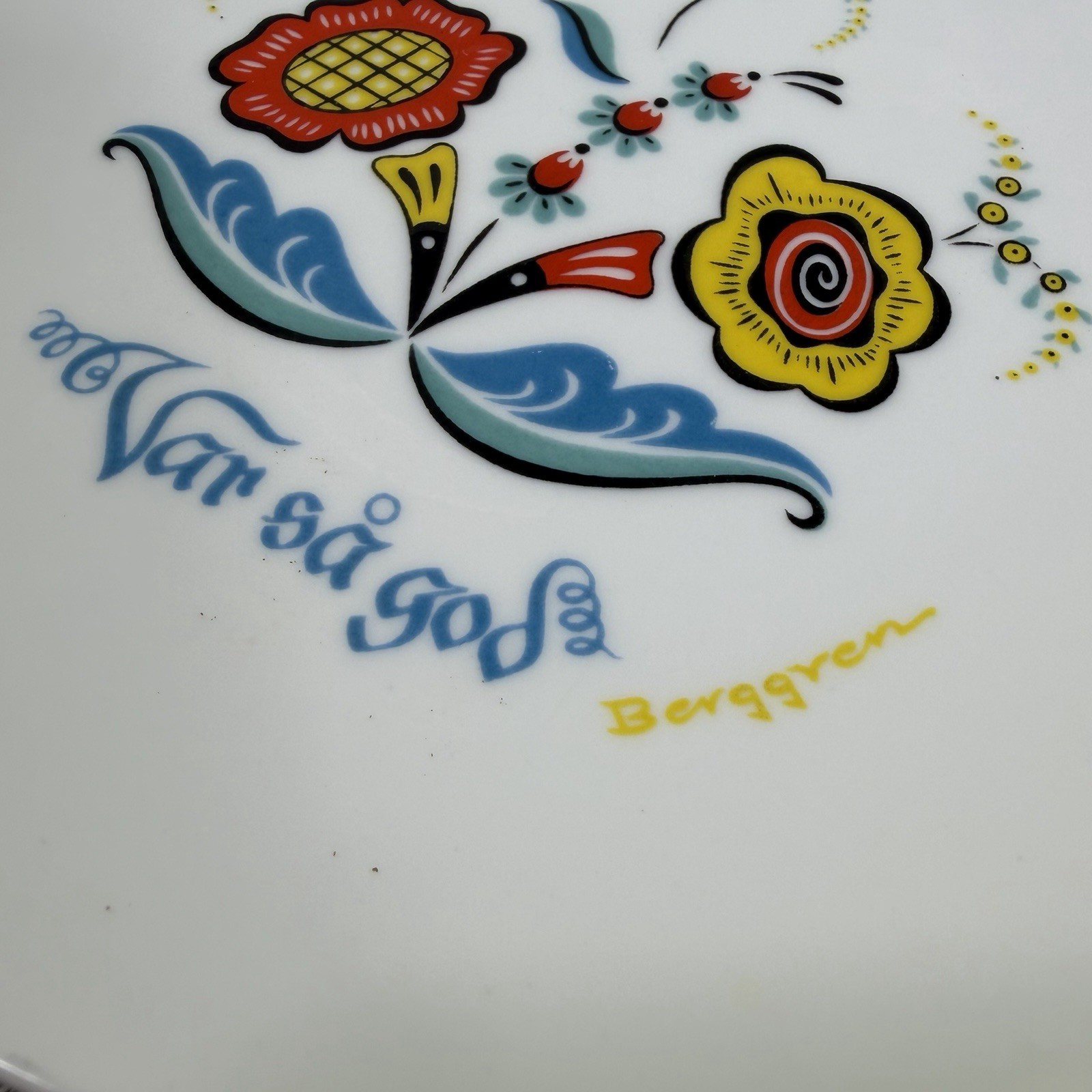 Vintage 1960’s Floral Scandinavian Swedish Berggren Enamel Coffee Pot & 2 Plates