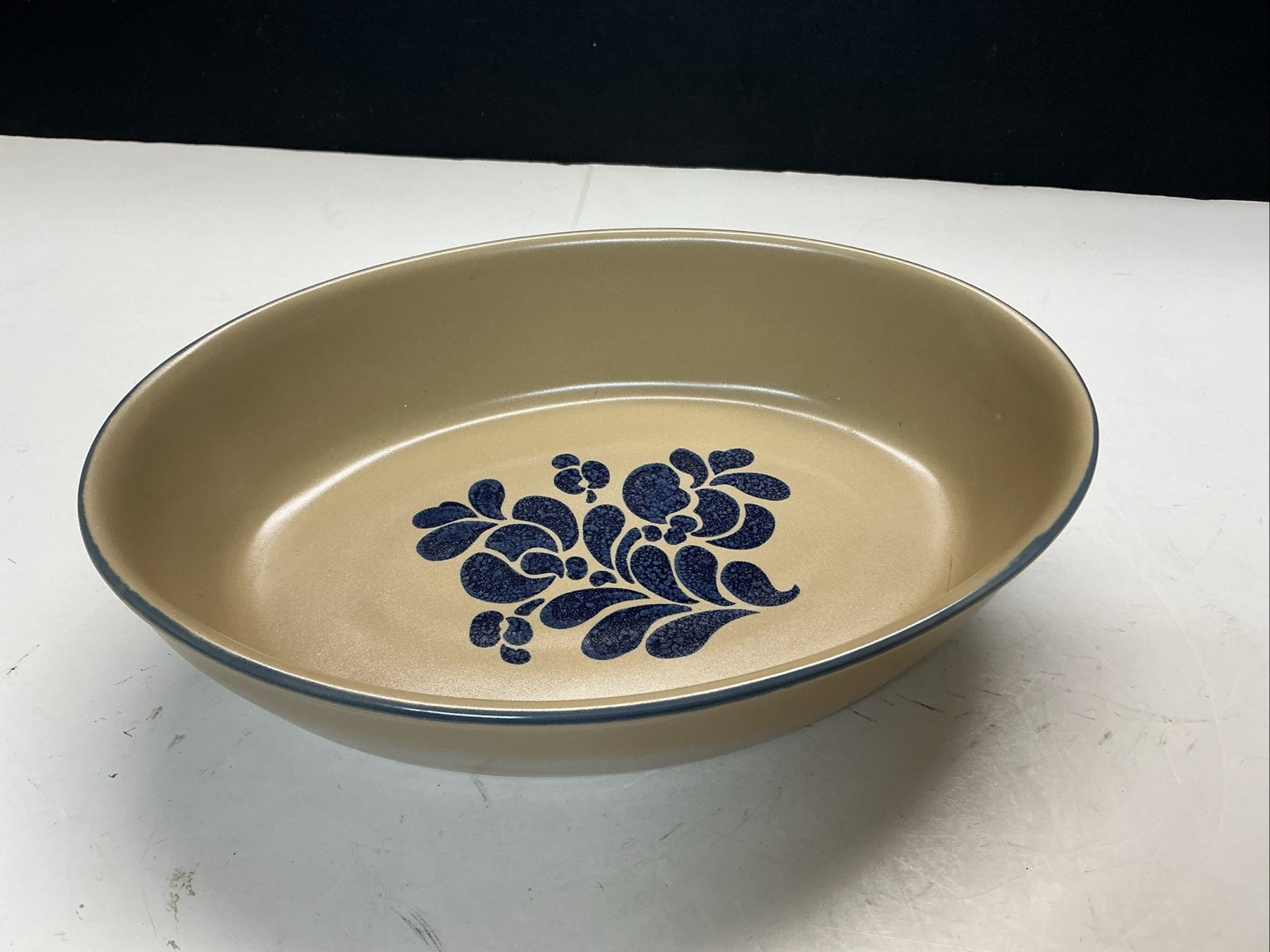 Vintage Pfaltzgraff Folk Art Oval Vegetable Serving Bowl 7” X 11”