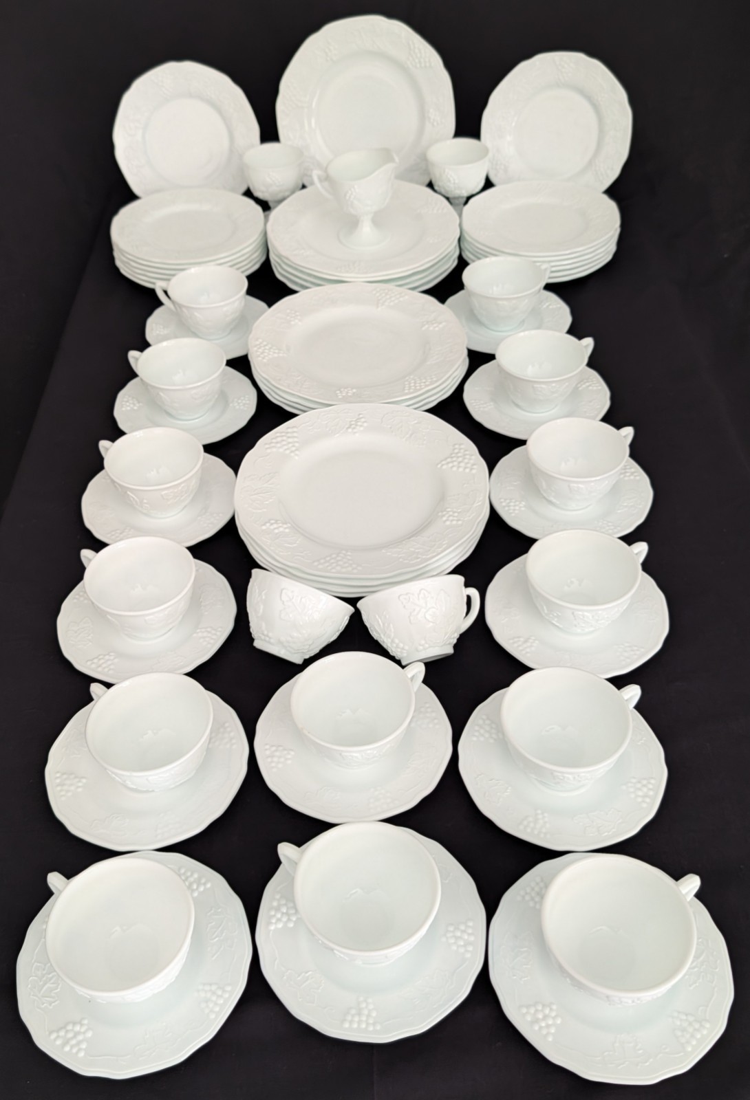 Vtg. 1960’s (61) Pcs. Colony Harvest Grape Vine Indiana White Milk Glass NICE