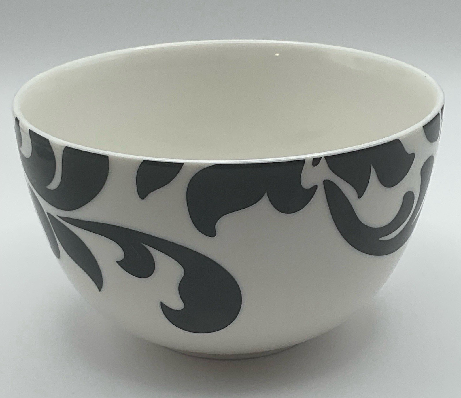 Martha Stewart Lisbon Black White Floral Soup Cereal Bowl 5 1/4” Retails 39.00