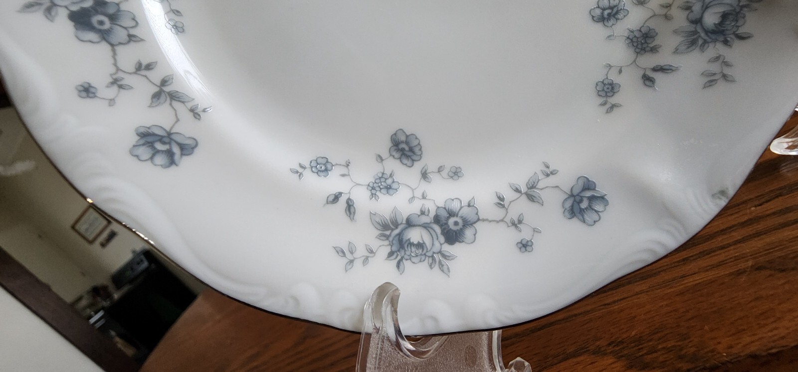 Blue Garland Dessert Bread Plates 6″ (pairs) Johann Haviland White Blue Platinum