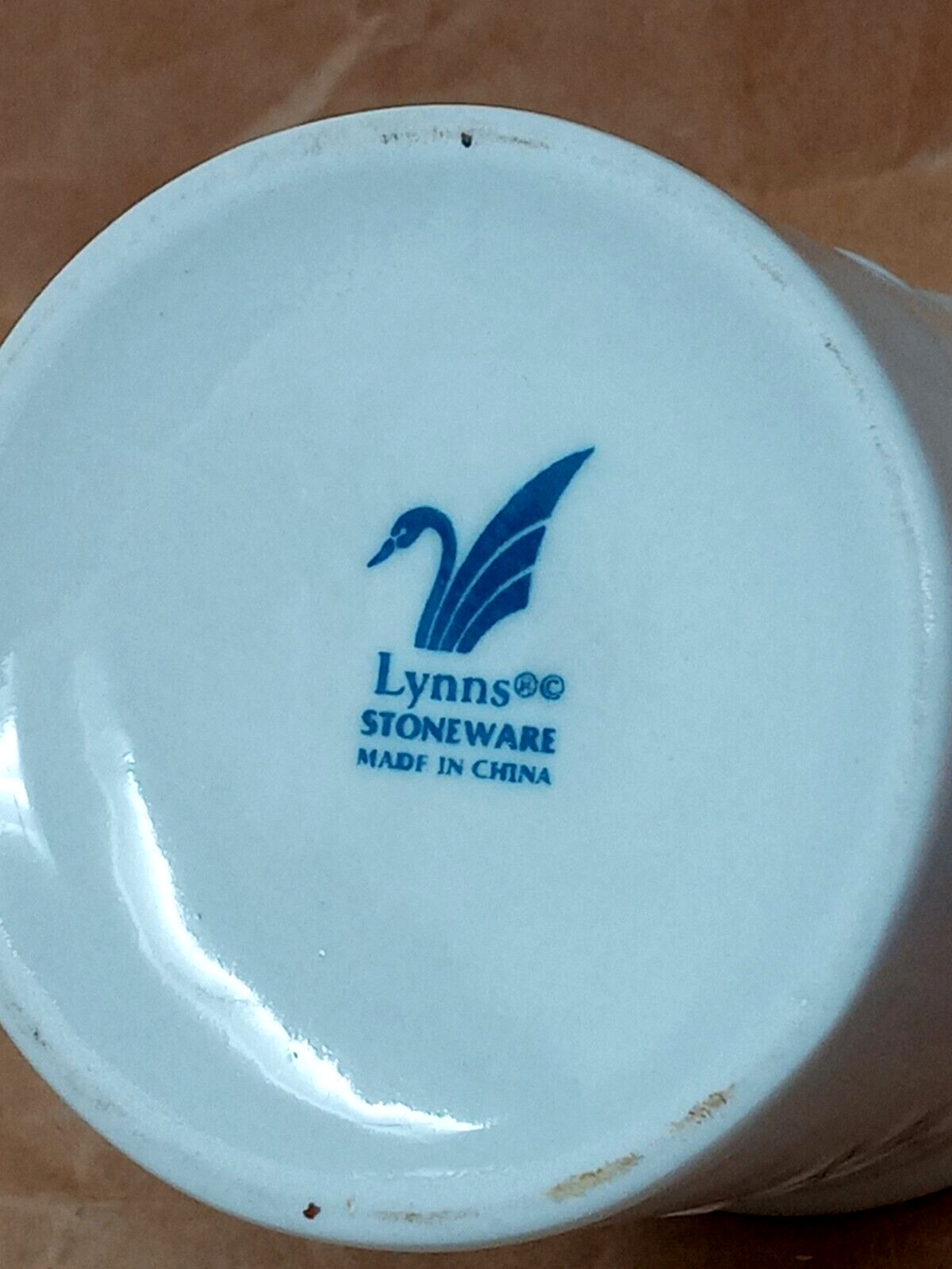 Lynn’s Stoneware Creamer White Ceramic w/ Embossed Fruits swan logo euc lynns